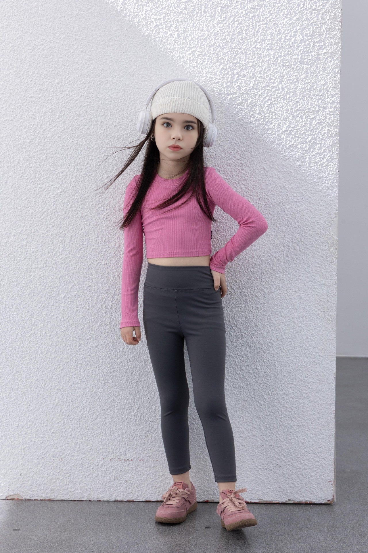 Cropped Comfort: Kids' Short Long Sleeve Top - Bubblegum Pink